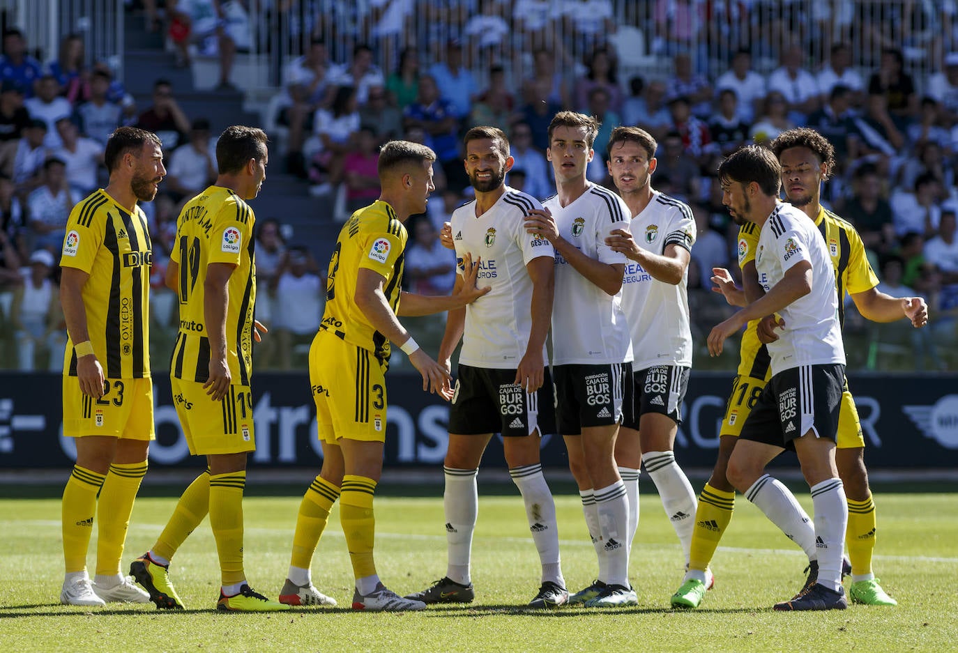 Fotos: El Burgos CF - Real Oviedo, en imágenes