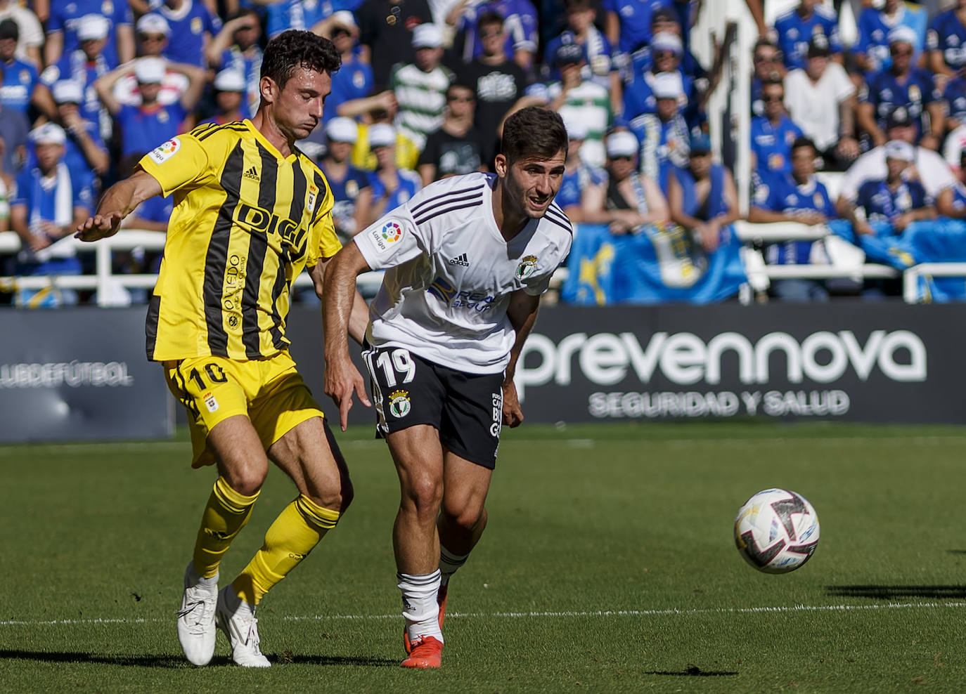 Fotos: El Burgos CF - Real Oviedo, en imágenes