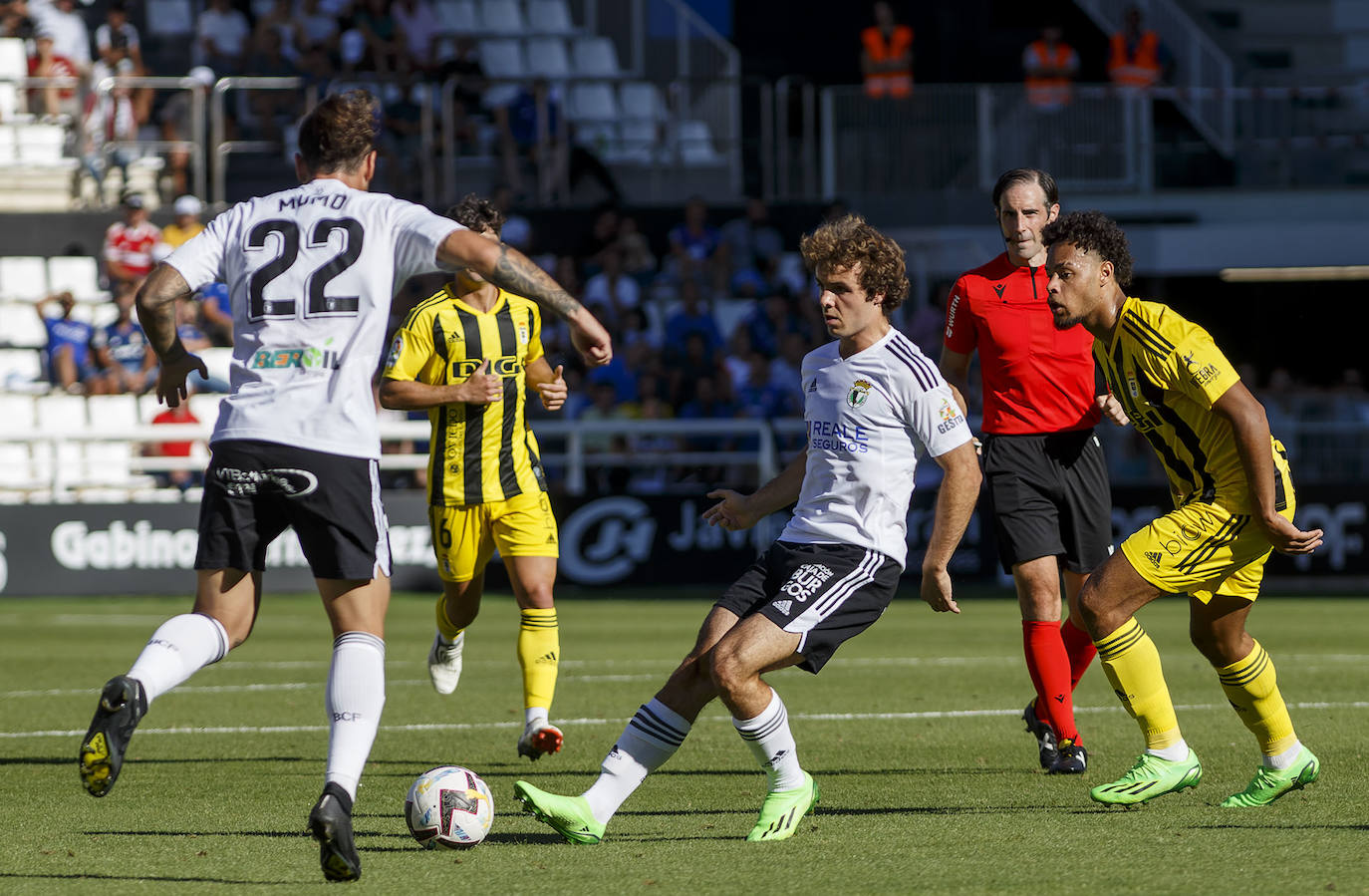 Fotos: El Burgos CF - Real Oviedo, en imágenes