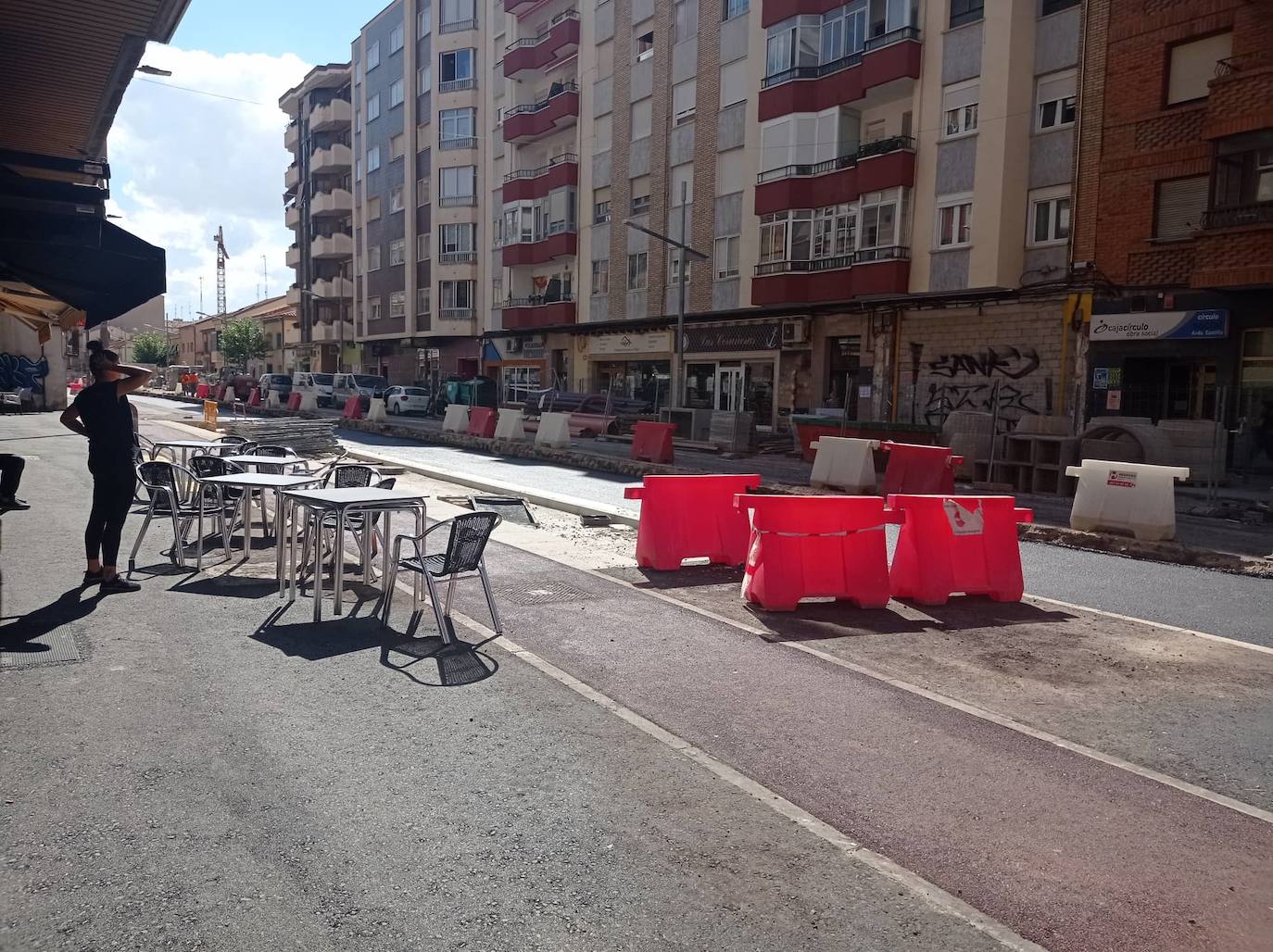 Obras de asfaltado de las aceras de la Avenida Castilla de Aranda