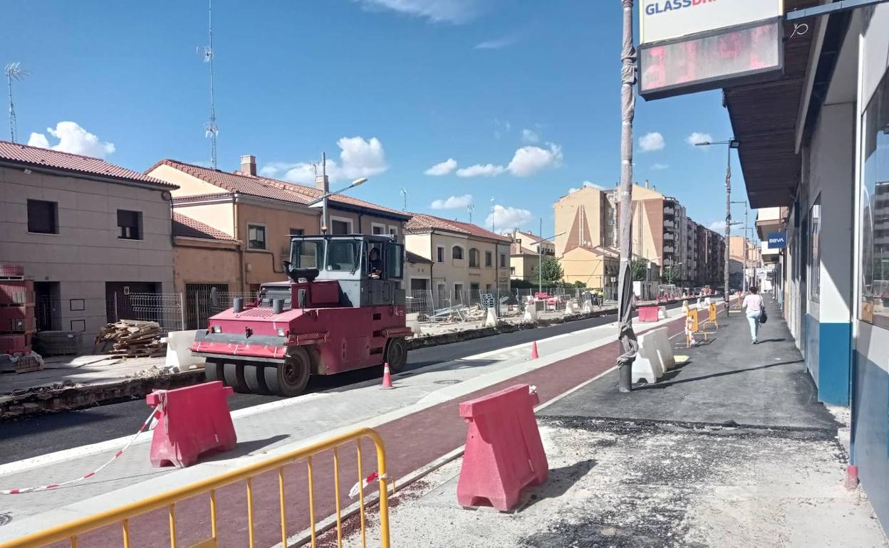 Asfaltado de las aceras de la Avenida Castilla de Aranda