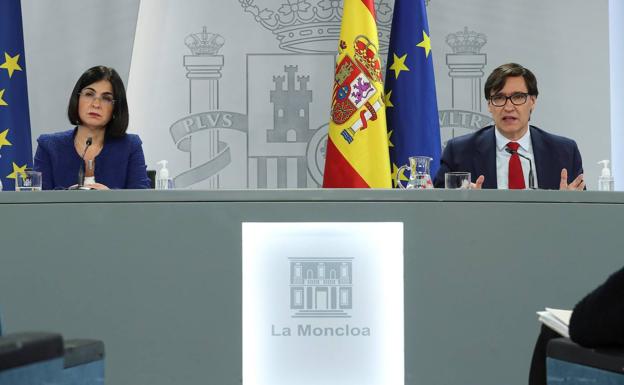 Carolina Darias y Salvador Illa en una rueda de prensa..