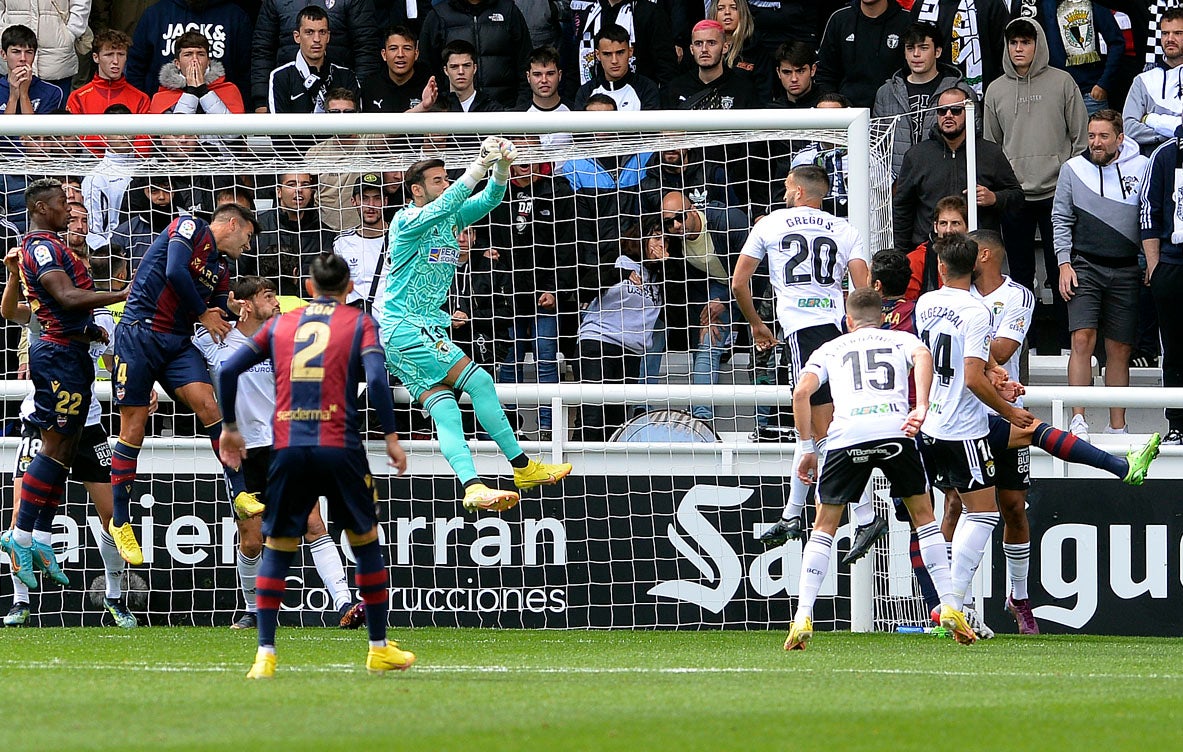 Fotos: El Burgos CF continúa imbatido