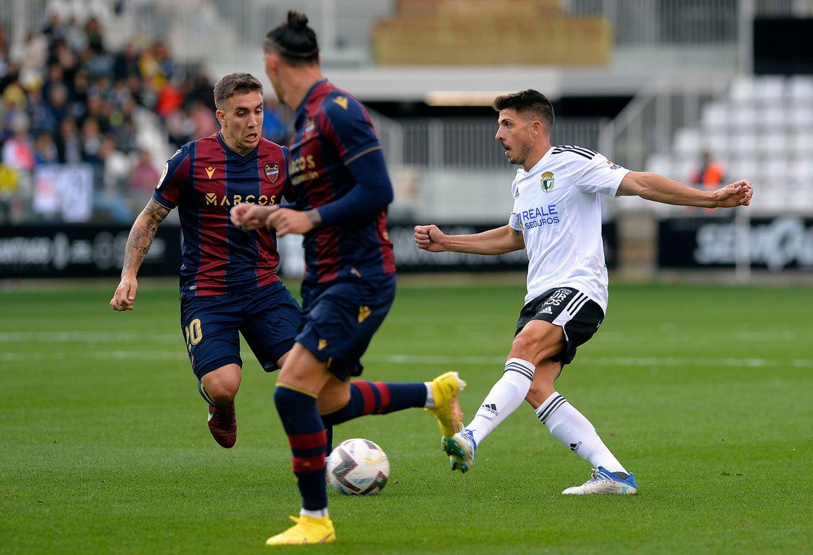 Fotos: El Burgos CF continúa imbatido