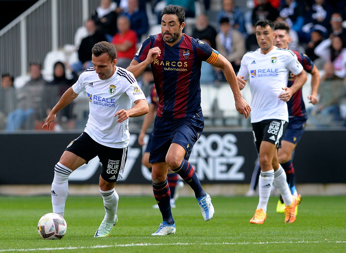 Fotos: El Burgos CF continúa imbatido