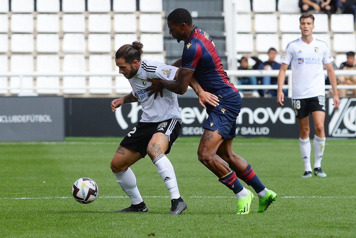 Fotos: El Burgos CF continúa imbatido