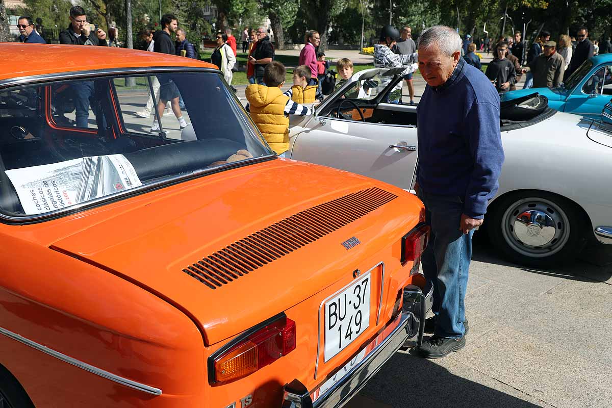 Fotos: Recorrido de coches históricos por Burgos a favor de la lucha contra el cáncer