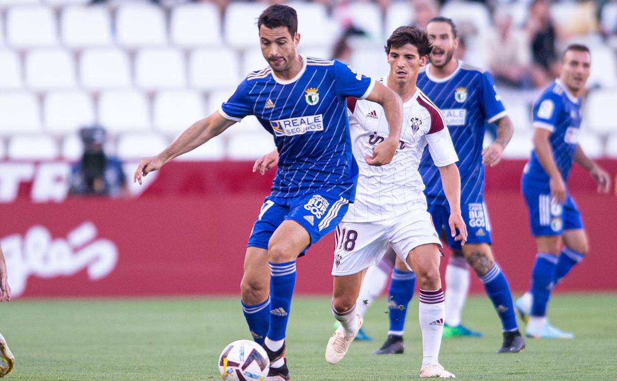 Andy controla el balón durante el partido ante el Albacete en el que se lesionó de gravedad en su rodilla derecha