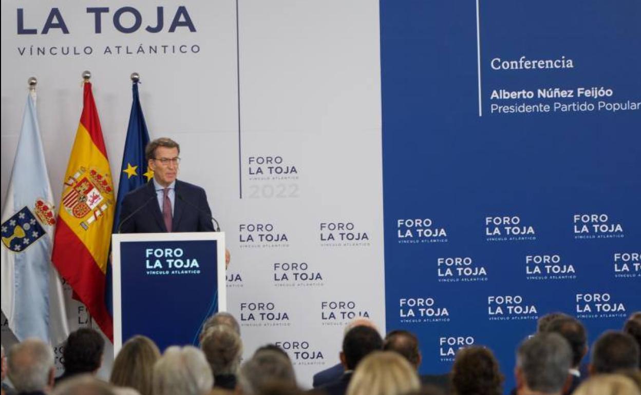 El presidente nacional del PP, Alberto Núñez Feijóo, hoy en el Foro La Toja. 