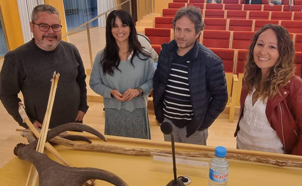 De izda. a dcha. Felipe Cuarterto, Estefanía Muro Rodríguez, Eduardo Cerdá Romero y Nohemi Sala. 