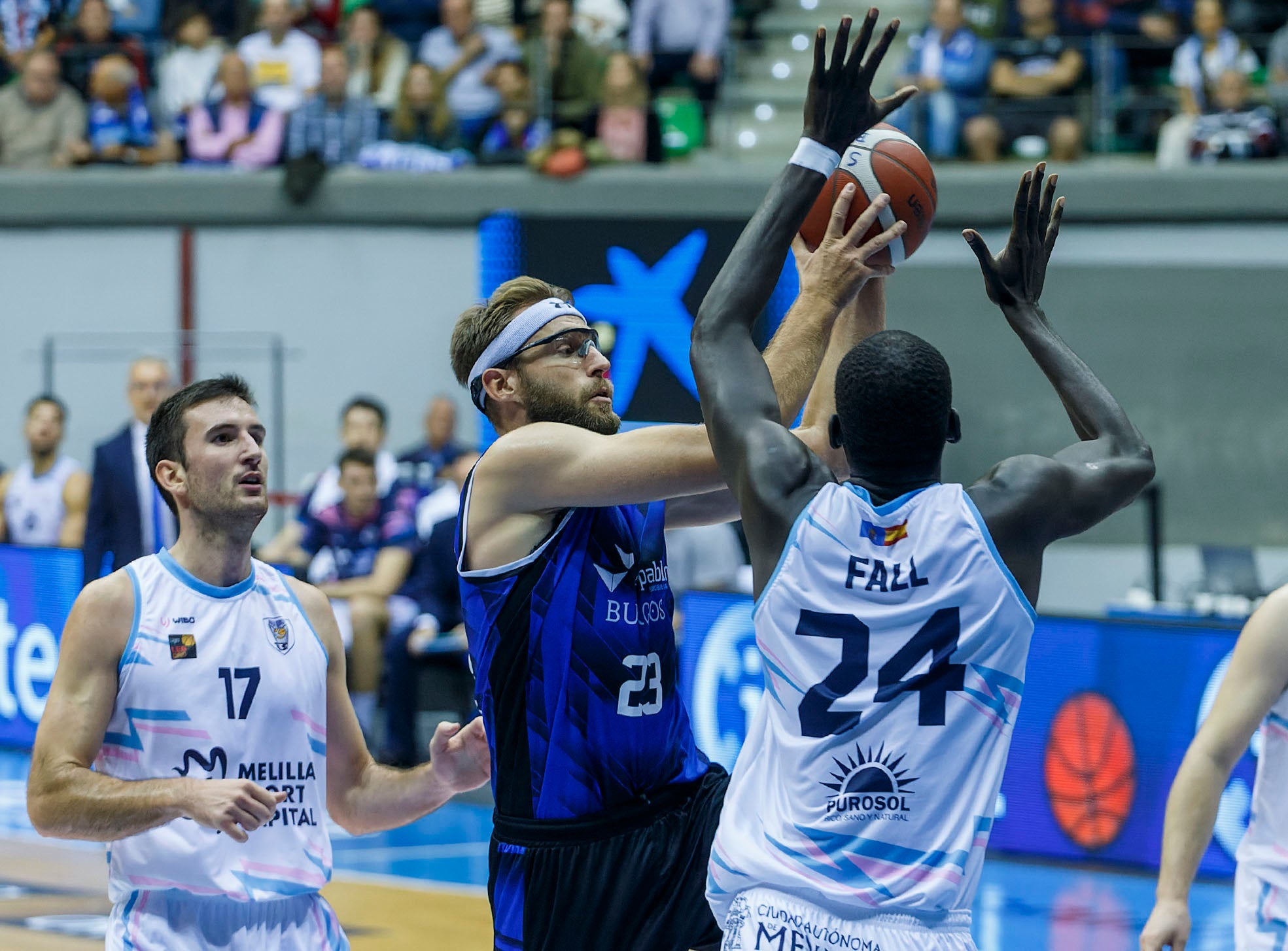 Fotos: Victoria del San Pablo frente al Melilla en su camino de regreso a ACB