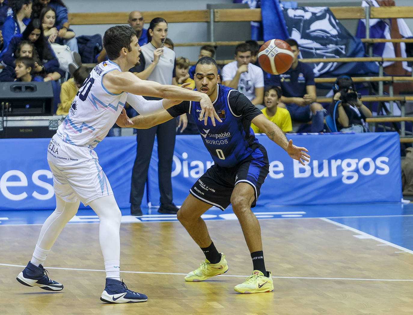 Fotos: Victoria del San Pablo frente al Melilla en su camino de regreso a ACB