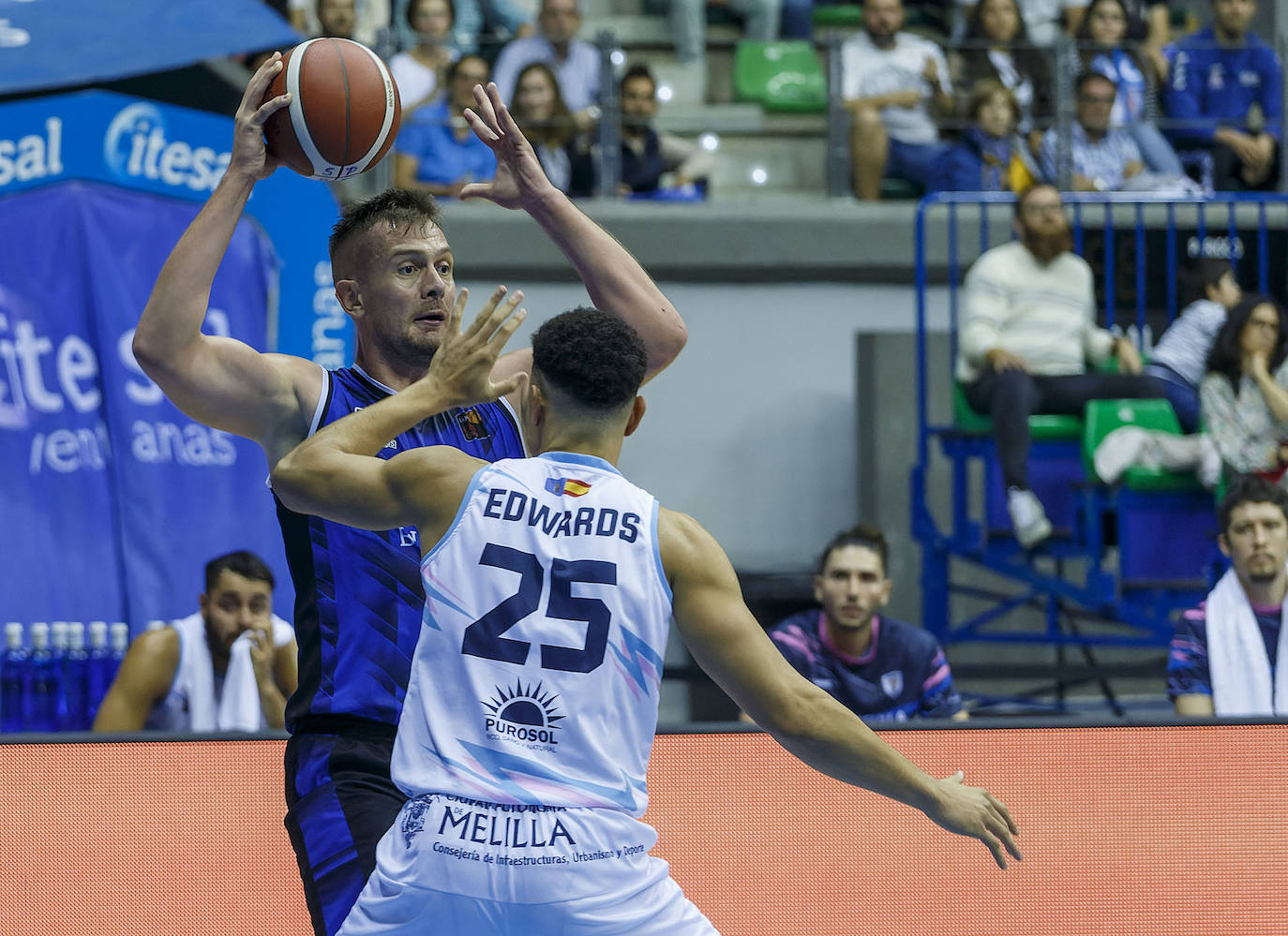 Fotos: Victoria del San Pablo frente al Melilla en su camino de regreso a ACB