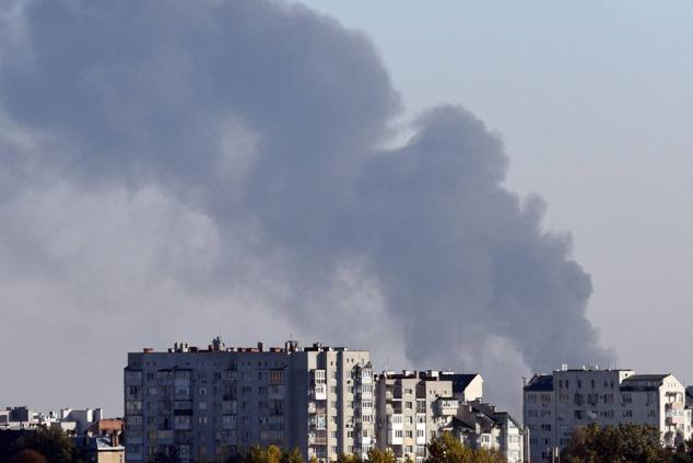 Fotos: Rusia ataca el centro de Kiev en el primer bombardeo sobre la capital desde hace meses