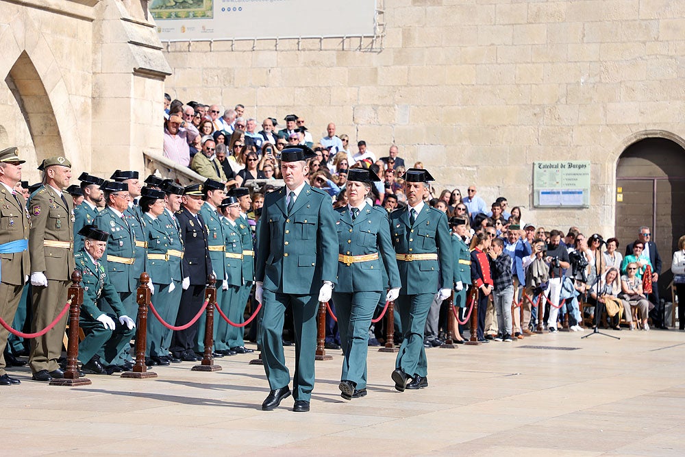 Fotos: La Guadia Civil de Burgos ha impuesto 23 condecoraciones en la Virgen del Pilar