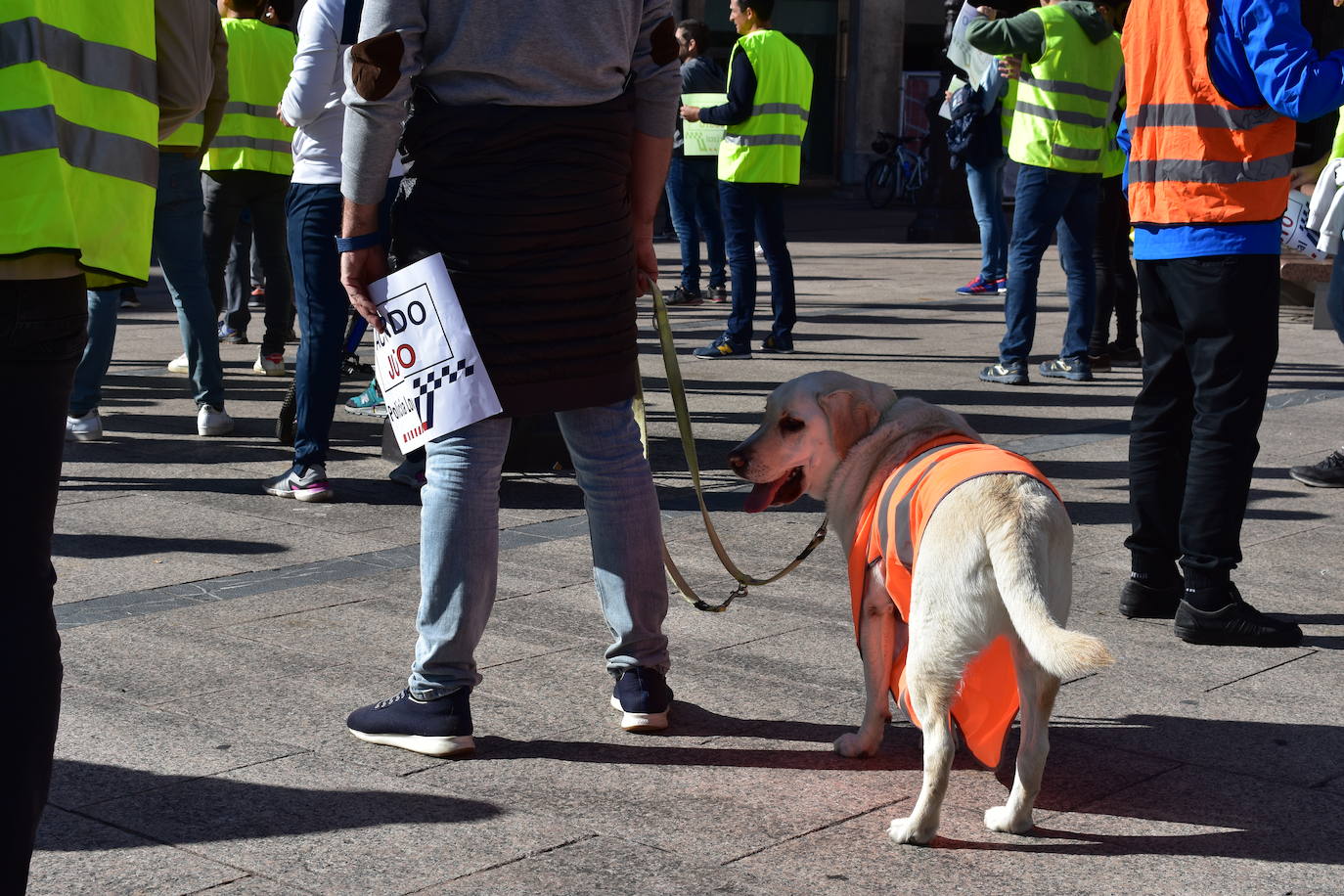 Fotos: La Policía Local de Burgos protesta frente al Ayuntamiento