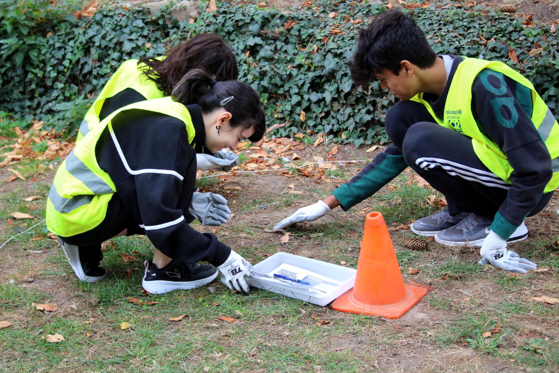Fotos: En busca de plásticos en los ríos de Burgos