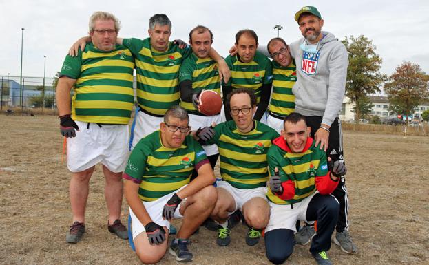 Miembros del equipo Burgos Corzos de Flag Football inclusivo.