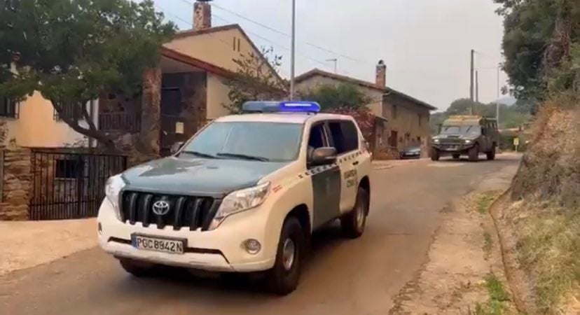 El foco más peligroso del incendio se sitúa en la provincia de Burgos. La UME ha trabajado durante toda la noche junto a un gran despliegue de medios. La mayoría de focos están controlados. 