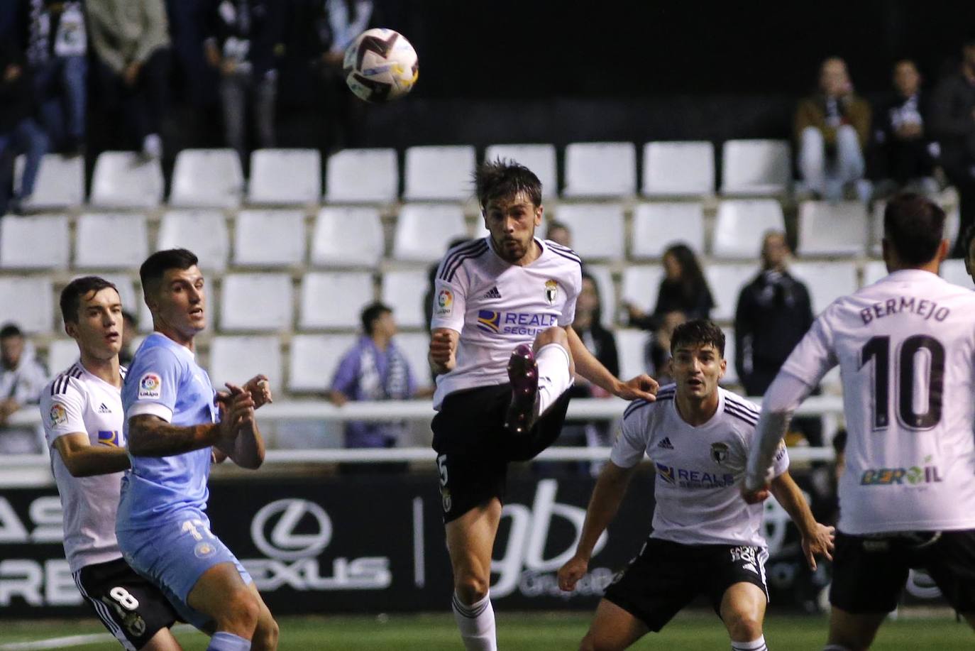 Imágenes de la victoria del Burgos CF ante la UD Ibiza este sábado en El Plantío