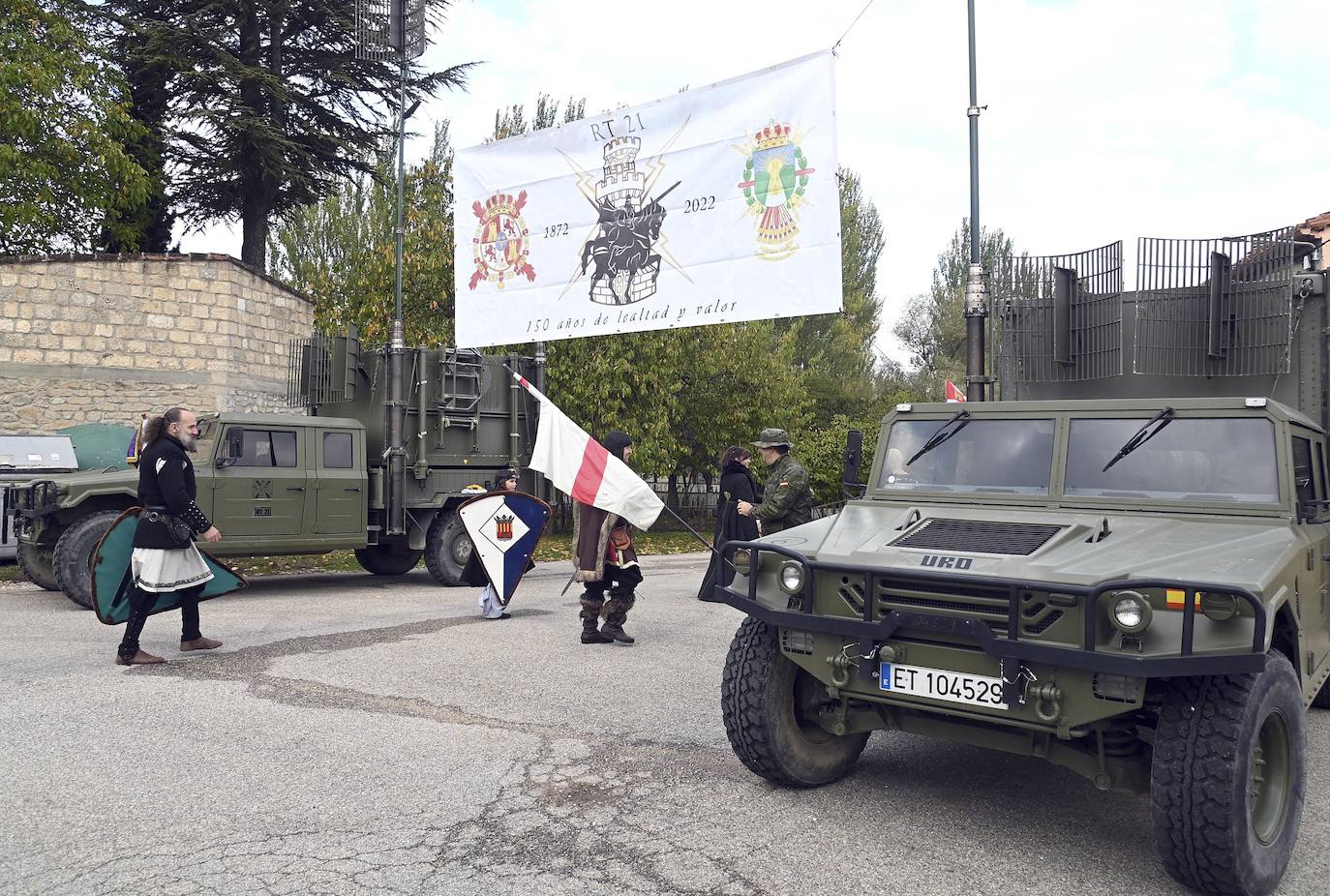 Salida de los militares del RT21 para iniciar un trayecto por el Camino del Cid