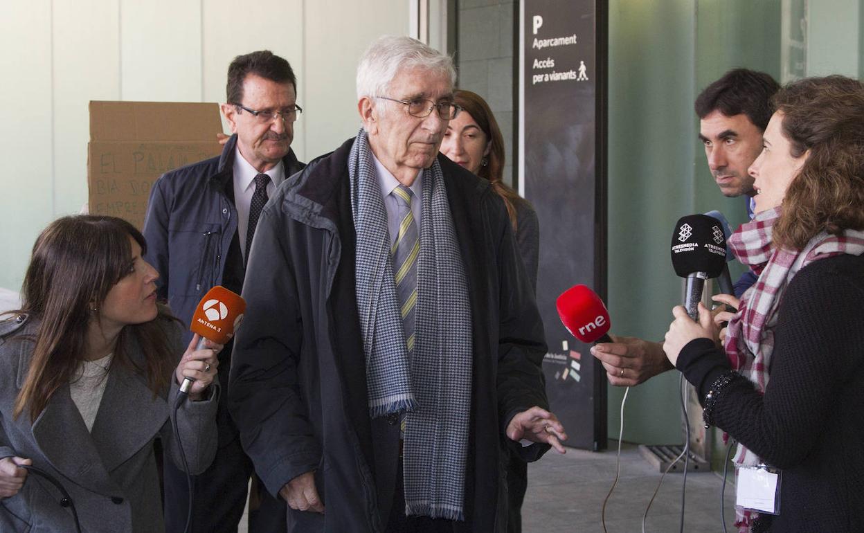 Daniel Osácar, condenado a tres años y medio por el 'caso Palau', sale de la Ciudad de la Justicia de Barcelona, en una imagen de archivo.