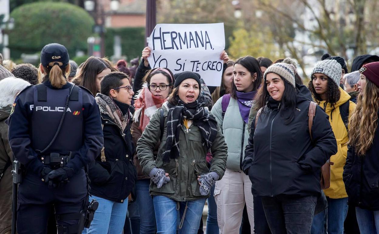 Concentración en apoyo a la menor agredida sexualmente, en 2019. 