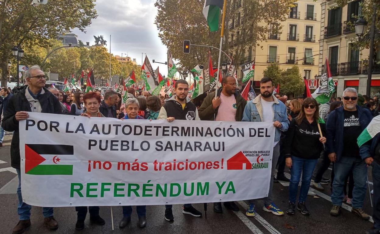 La activista Marian Rocandio se manifiestó en Madrid por la autodeterminación del Pueblo Saharaui.