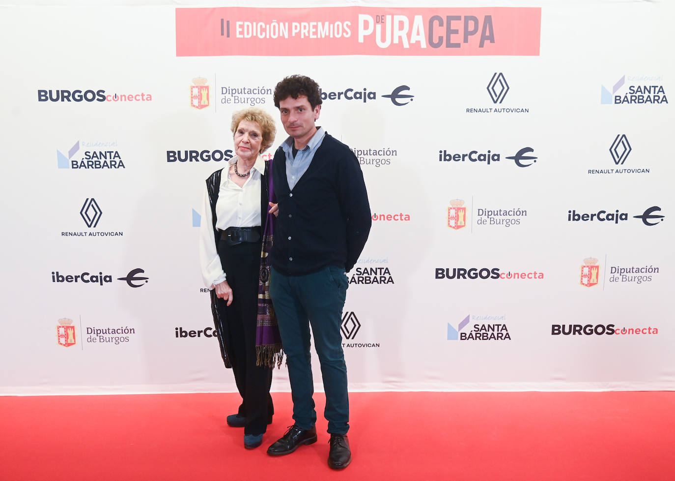 Pilar Pérez Albéniz y Ricardo Peñalva de la bodega Finca Torremilanos. Pilar Pérez Albéniz ha recibido el premio Burgalés de Pura Cepa.