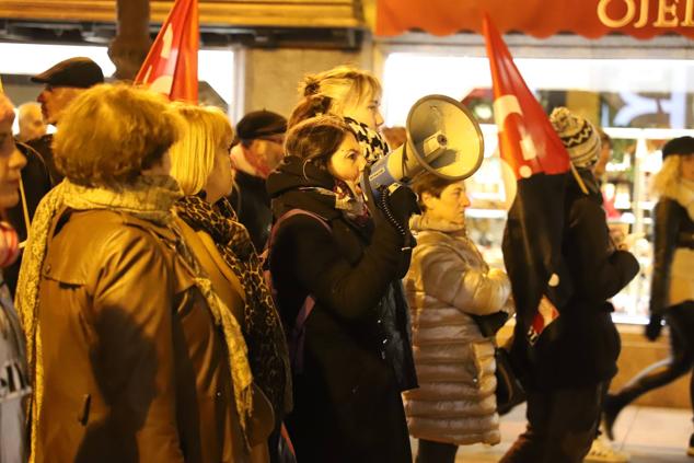 Fotos: El centro de Burgos se llena contra la violencia de género