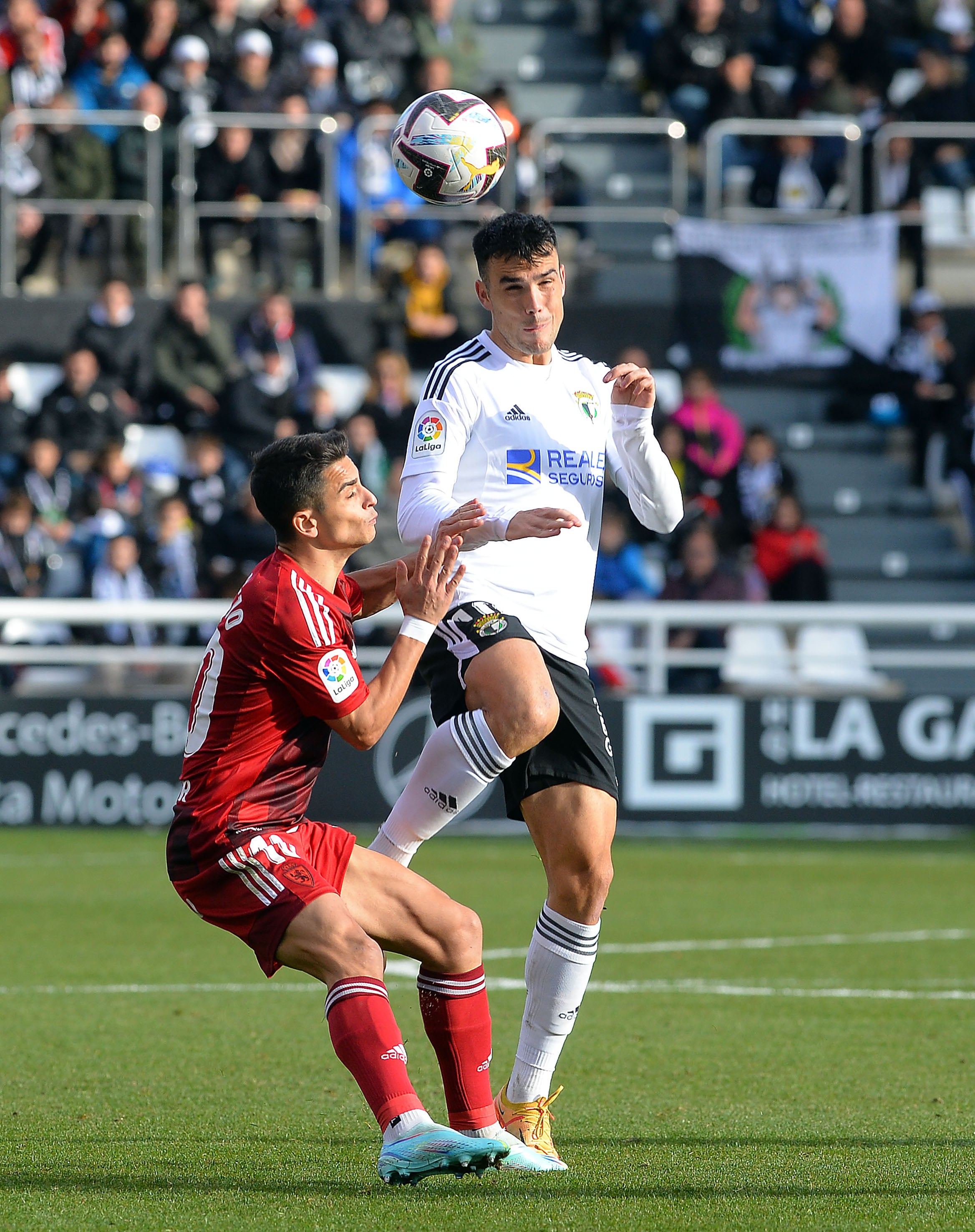 Fotos: El Burgos CF suma un punto en el último suspiro ante el Real Zaragoza