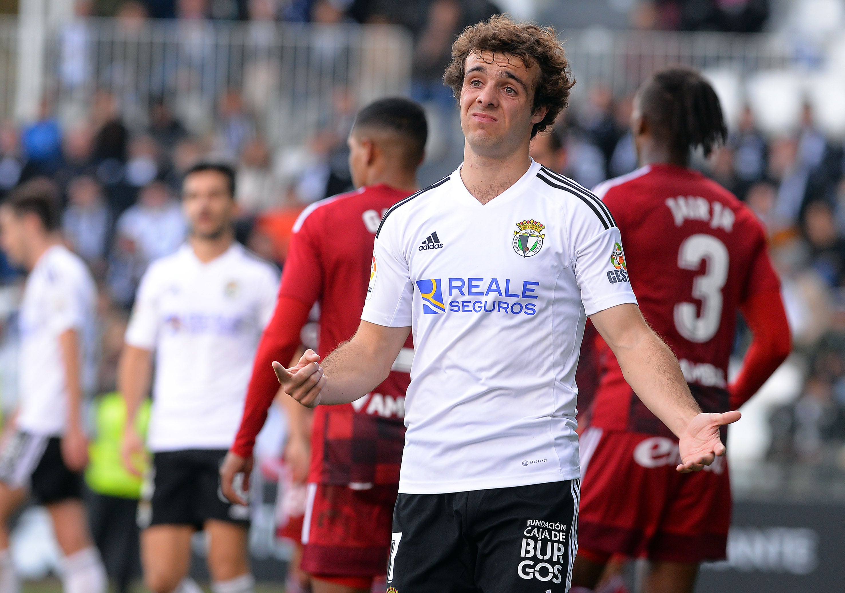 Fotos: El Burgos CF suma un punto en el último suspiro ante el Real Zaragoza