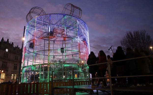 Alumbradoras de estrellas y marionetas gigantes encenderán la Navidad de Burgos este viernes