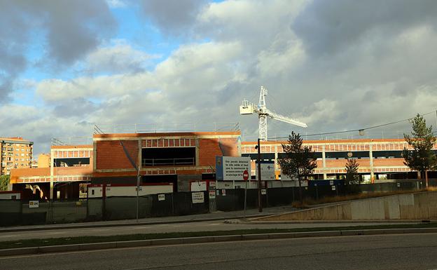 Podemos acusa a la Junta de «tomar el pelo» a los burgaleses por las obras del García Lorca, que están «paralizadas»