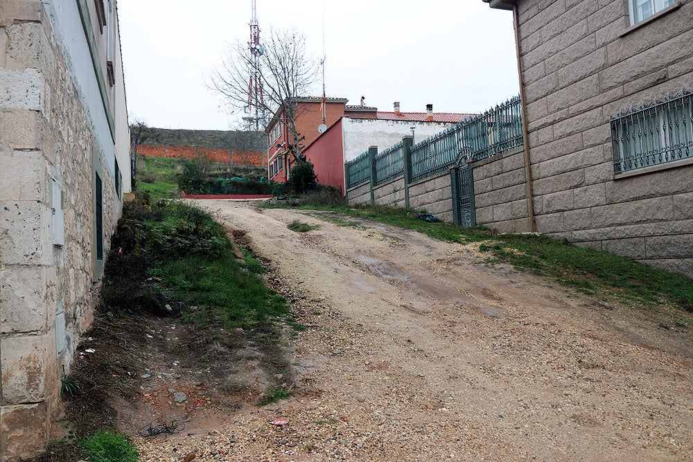 Fotos: Quejas de los vecinos por el acceso impracticalbe de una calle de Burgos