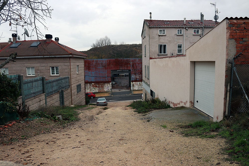 Fotos: Quejas de los vecinos por el acceso impracticalbe de una calle de Burgos