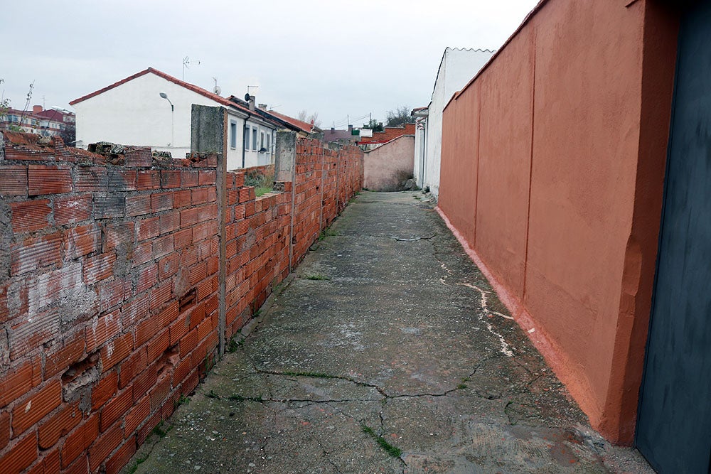 Fotos: Quejas de los vecinos por el acceso impracticalbe de una calle de Burgos