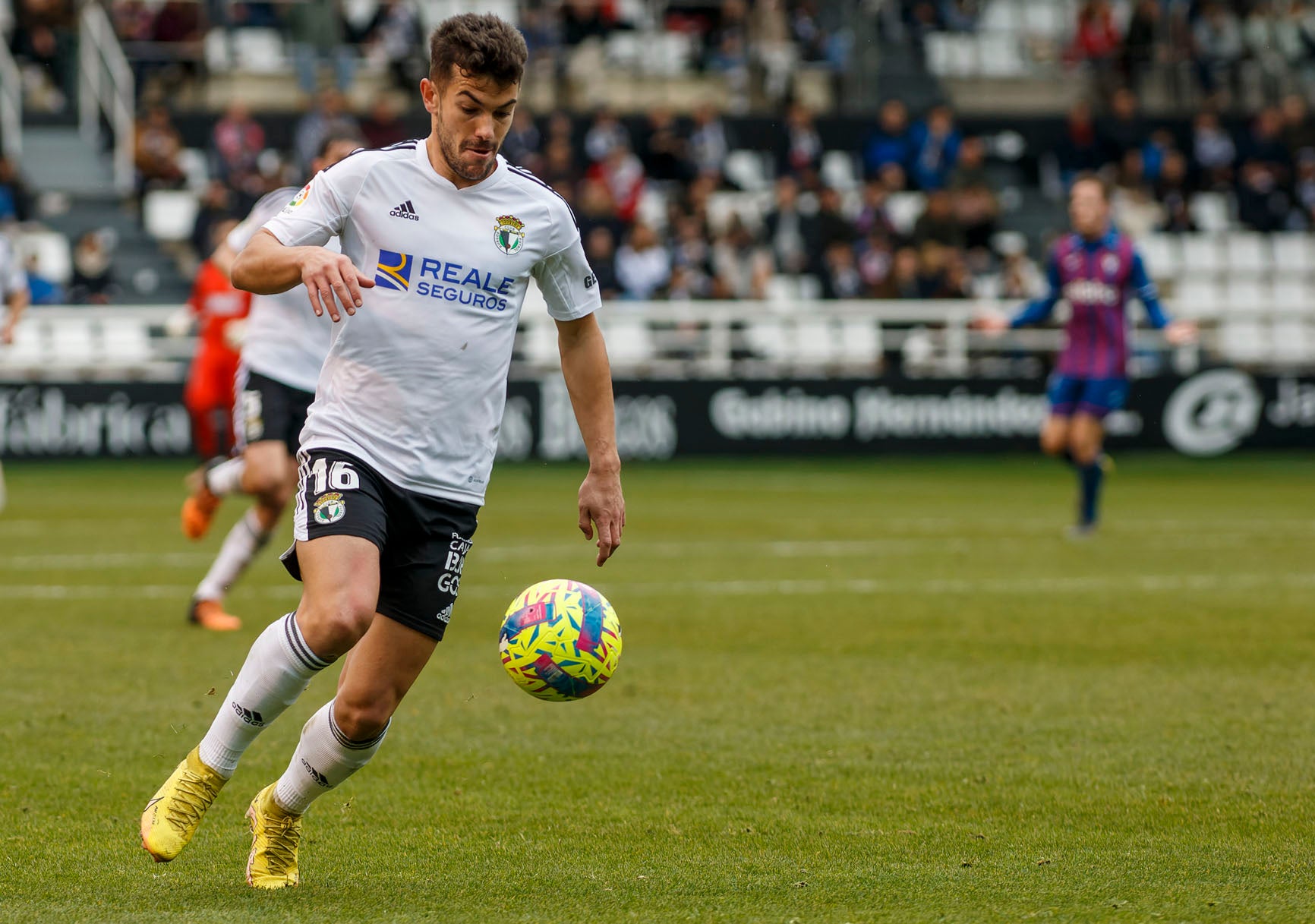 Fotos: El Burgos CF no puede con el Eibar que remonta y le deja sin liderato