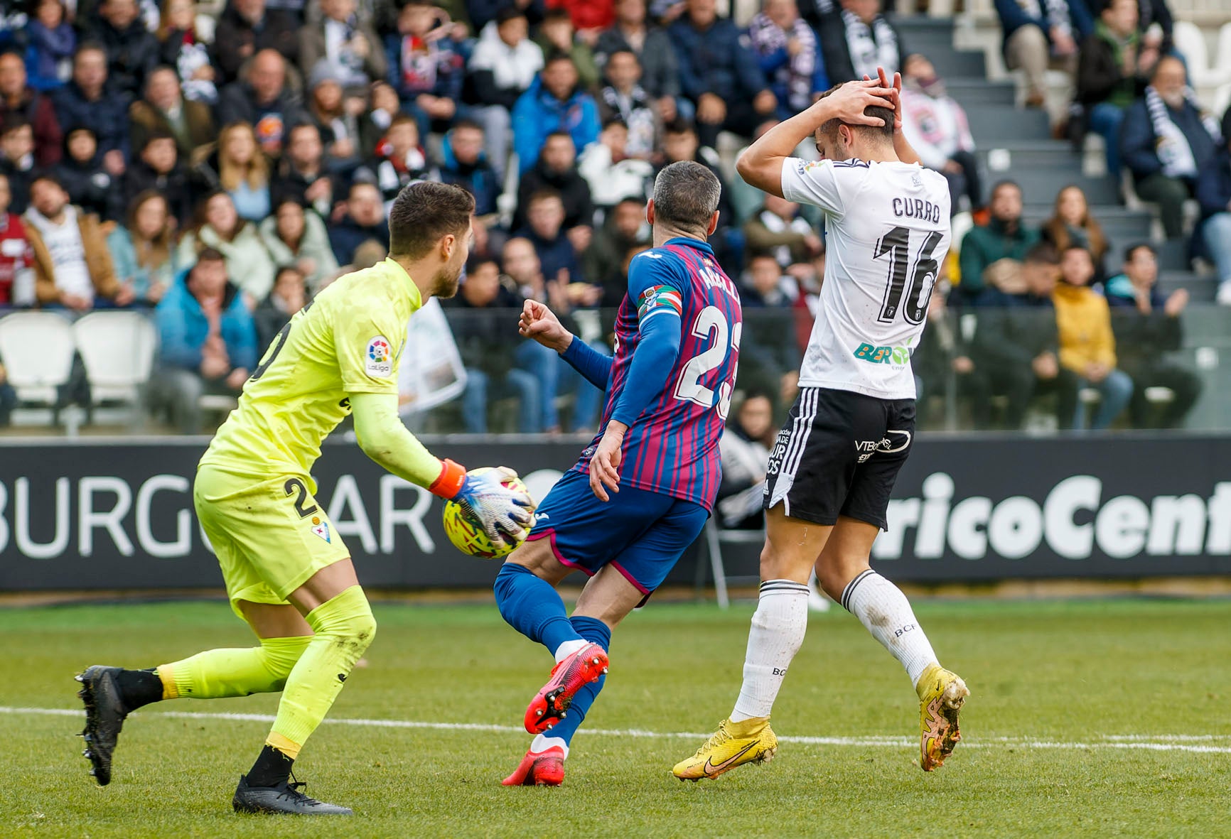 Fotos: El Burgos CF no puede con el Eibar que remonta y le deja sin liderato