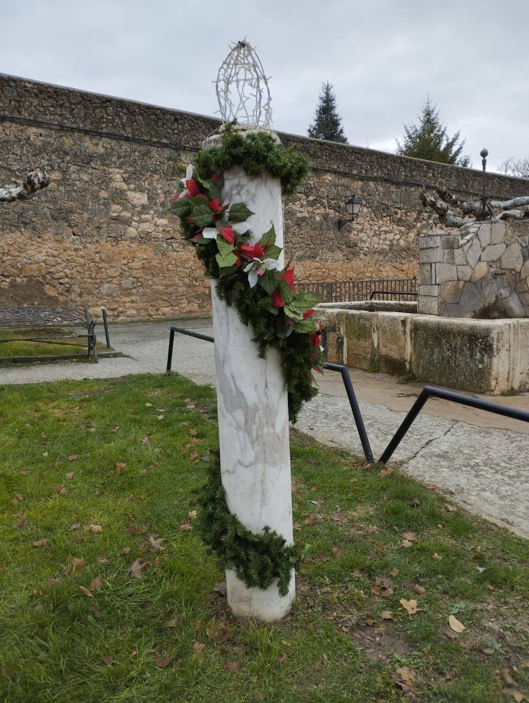 La decoración navideña de Fresnillo de las Dueñas, Gumiel de Izán y Peñaranda de Duero.