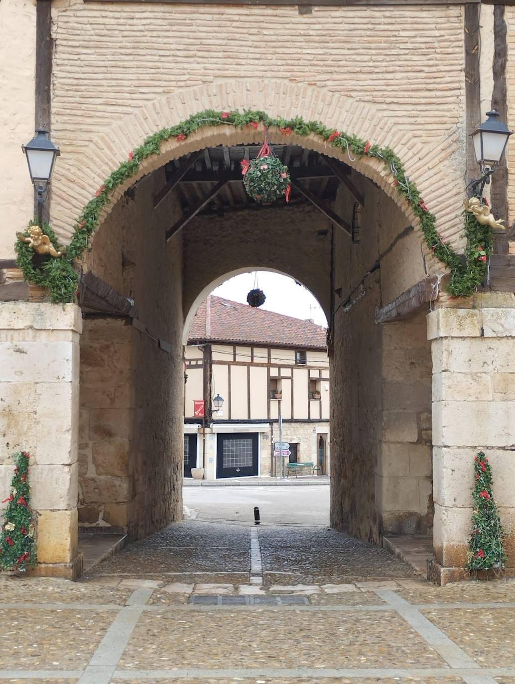 La decoración navideña de Fresnillo de las Dueñas, Gumiel de Izán y Peñaranda de Duero.