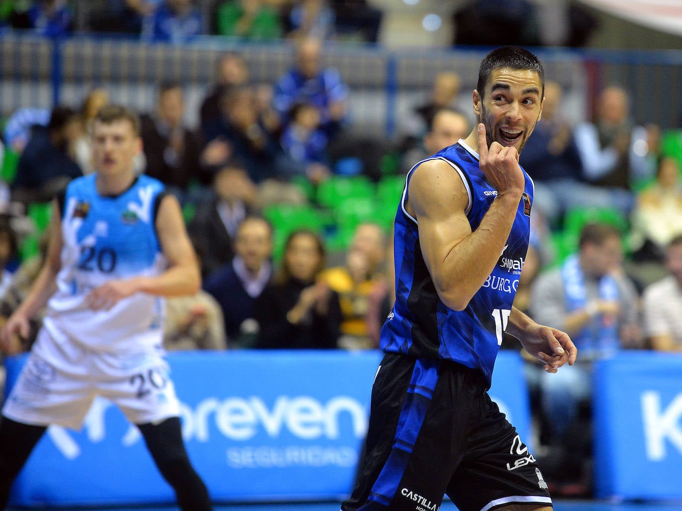 Imágenes de la victoria del San Pablo Burgos frente al Cáceres de este sábado en el Coliseum