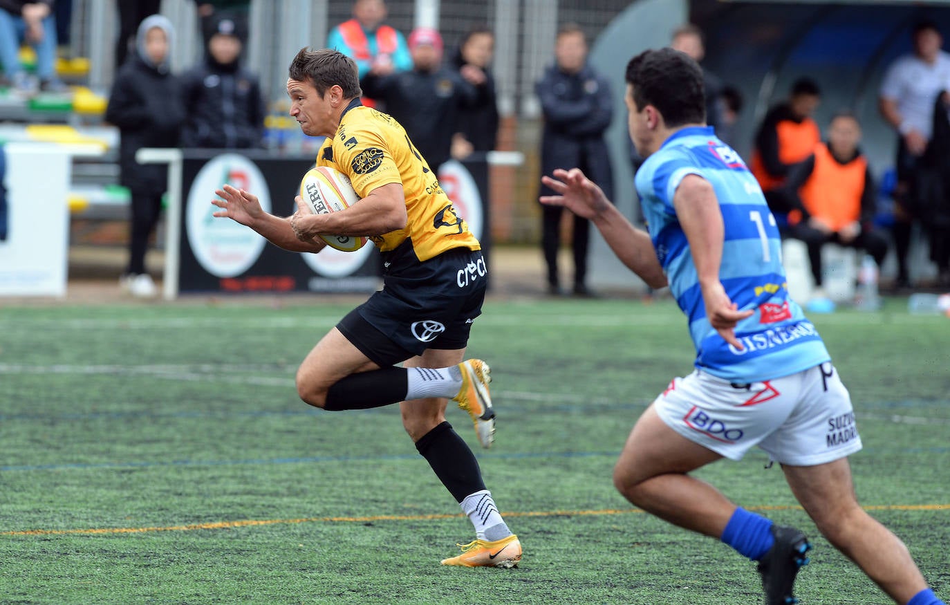 Imágenes de la victoria de Recoletas Burgos UBU ante Complutense Cisneros este domingo en San Amaro