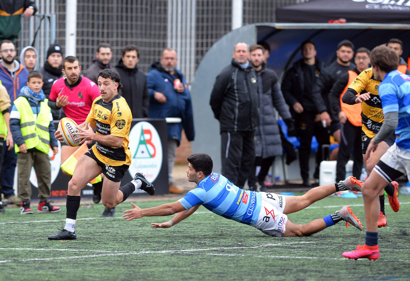 Imágenes de la victoria de Recoletas Burgos UBU ante Complutense Cisneros este domingo en San Amaro