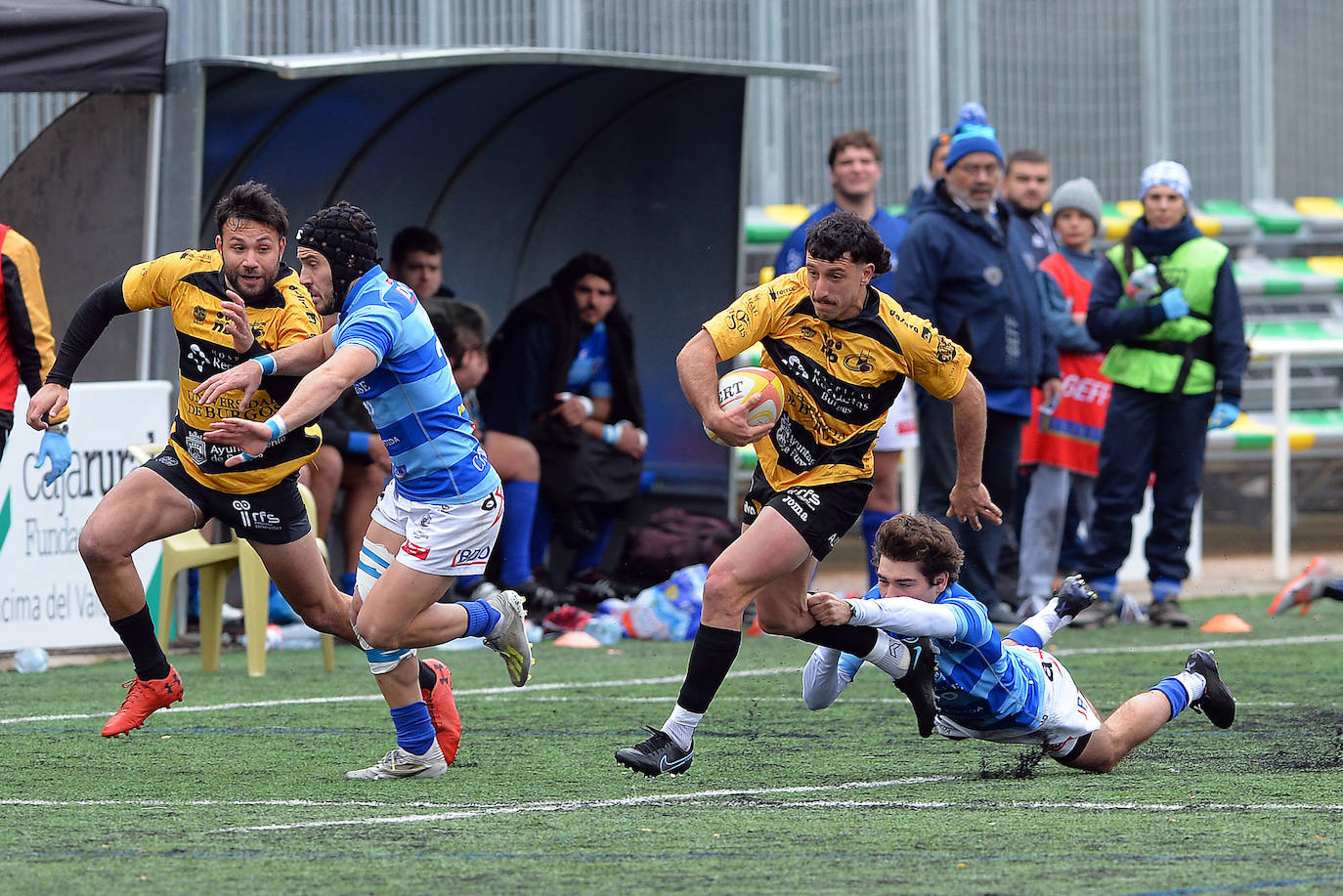 Imágenes de la victoria de Recoletas Burgos UBU ante Complutense Cisneros este domingo en San Amaro