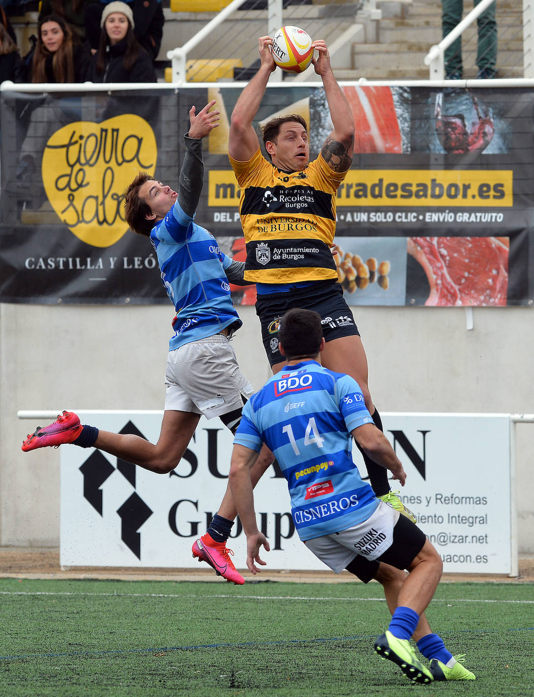 Imágenes de la victoria de Recoletas Burgos UBU ante Complutense Cisneros este domingo en San Amaro