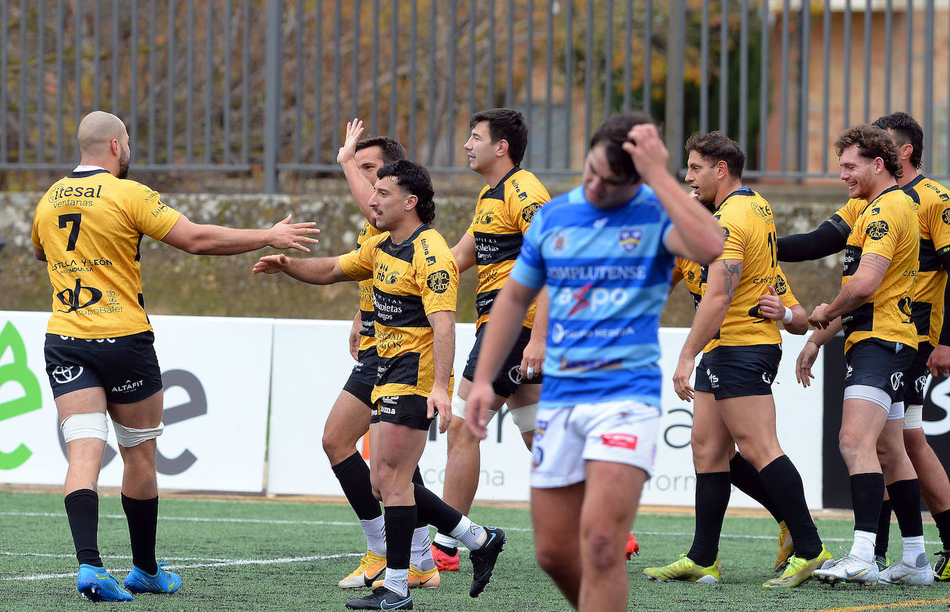 Imágenes de la victoria de Recoletas Burgos UBU ante Complutense Cisneros este domingo en San Amaro