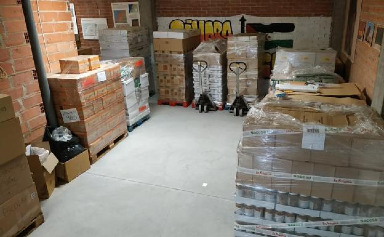 Imagen de archivo de alimentos donados en la asociación Amigos del Pueblo Saharaui en Burgos 