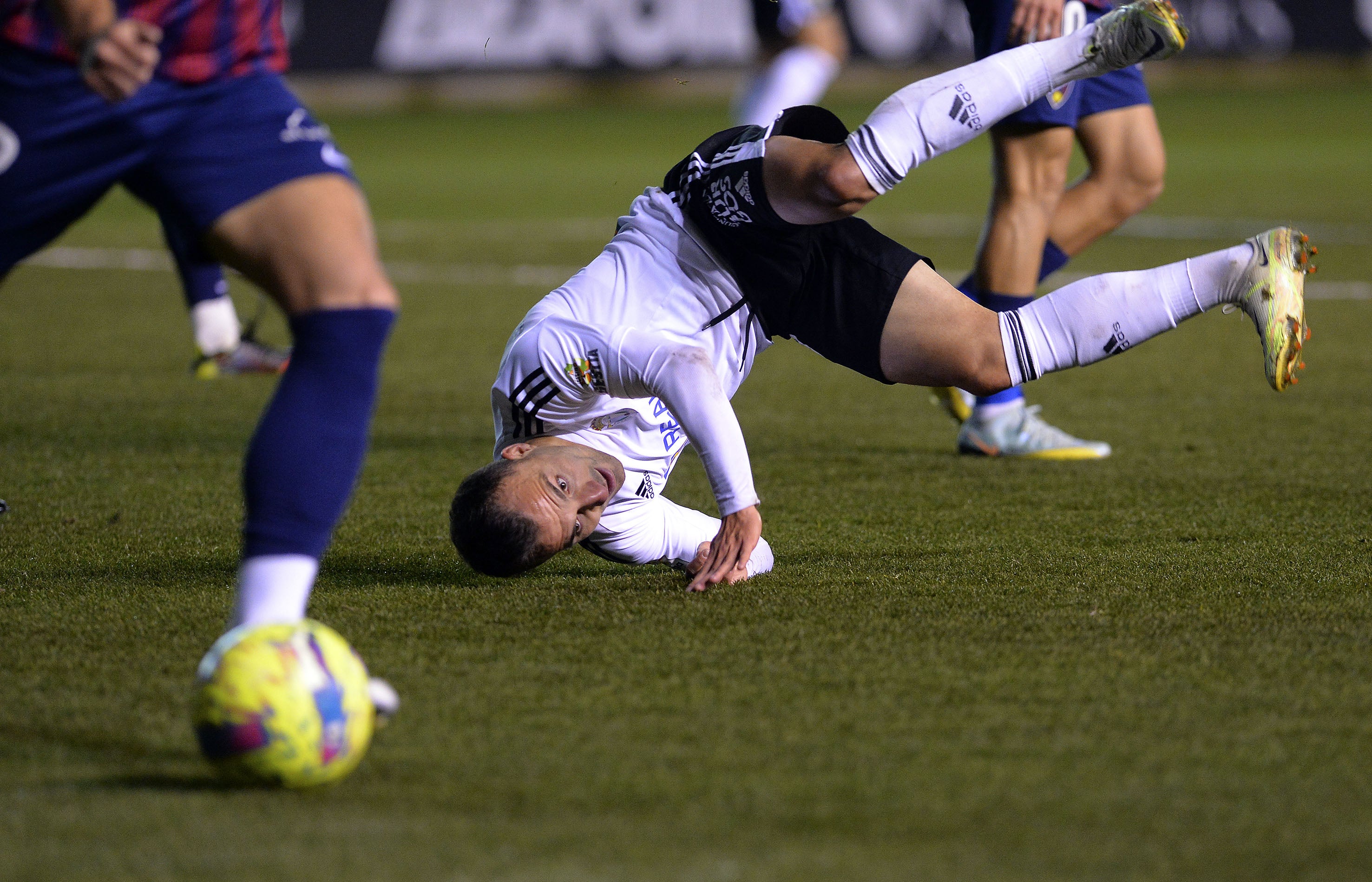 Fotos: Burgos CF y SD Huesca firman tablas para cerrar el 2022