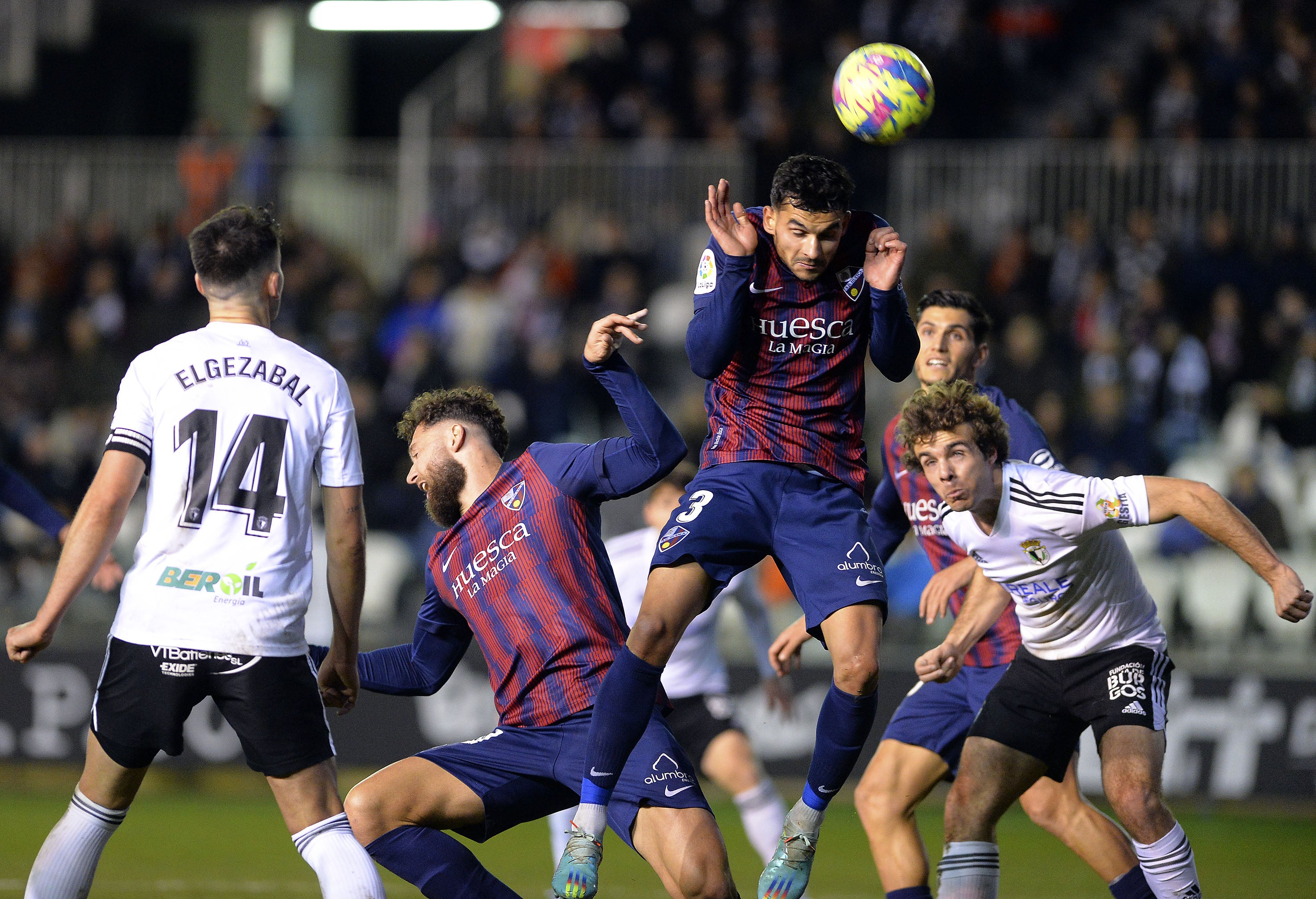 Fotos: Burgos CF y SD Huesca firman tablas para cerrar el 2022